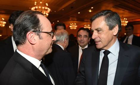 François Hollande a croisé le regard de François Fillon au dernier diner du CRIF, février 2017. SIPA.  