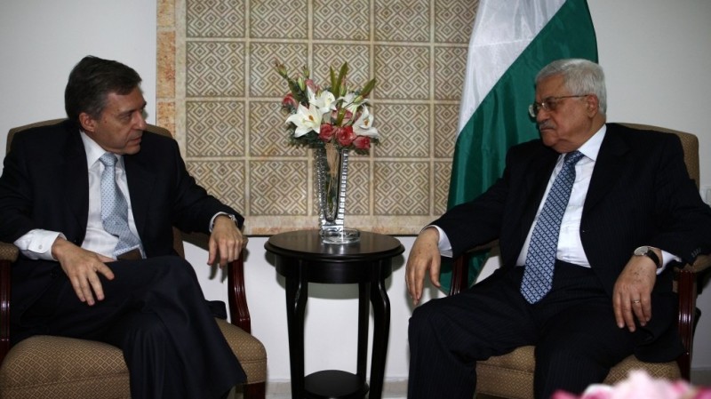 Yossi Beilin avec Mahmoud Abbas
