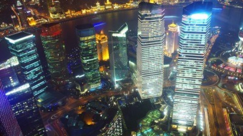 panorama-de-la-ville-la-nuit-a-shanghai-en-chine-2012