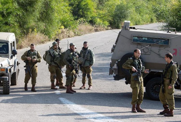 soldats-israeliens-controlent-l-acces-d-une-route-pres-de-rosh-hanikra-a-la-frontiere-libanaise-