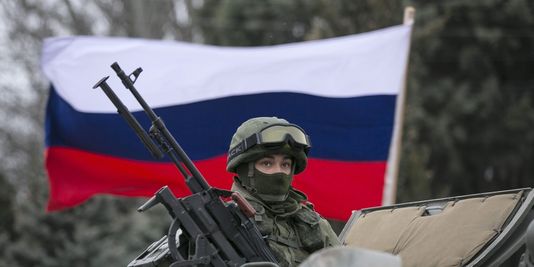 Blindé russe en Crimée (Reuters)