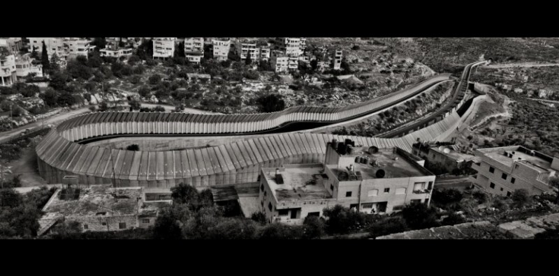 Camp de réfugiés de Shu'fat (photo de J. Koudelka).