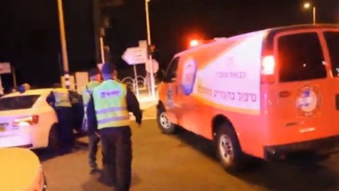 Emergency units at the scene of a chemical leak in Emek Hefer on November 6, 2014. (Screen capture: Ynet)