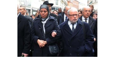 Latifa Ibn Ziaten, la mère d'une victime de Merah, et Samuel Sandler, père et grand-père de trois autres victimes, le 17 mars 2013 à Toulouse (c) Afp