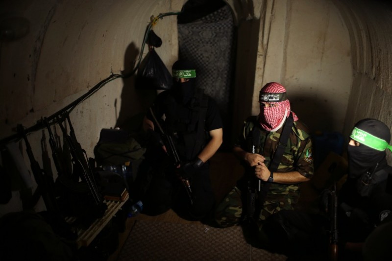 Des terroristes du Hamas dans un tunnel d’attaque, 18 juillet 2014 (Reuters/Salem)