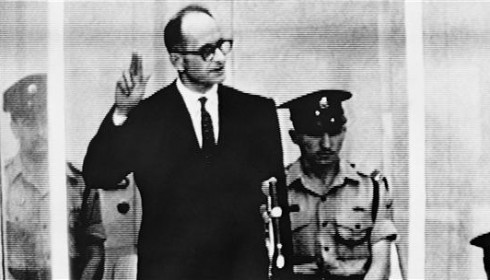 Eichmann a l’ouverture de son procès a Jérusalem.