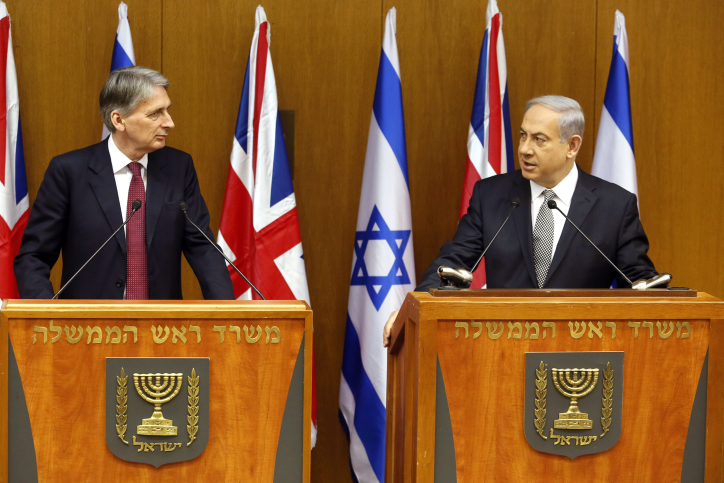 Binyamin Netanyahou lors de sa rencontre avec Philip Hammond, le ministre des Affaires étrangères britannique. Crédit photo: Flash90