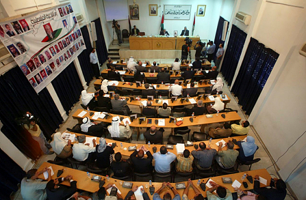Membres du Hamas au Parlement palestinien dans la ville de Gaza, 7 Novembre 2007.  Crédit: Abed Al Rahim Al Khatib / Flash90