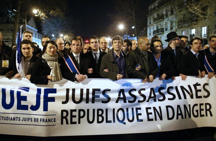  L'Union des étudiants juifs de France lors d'une marche à Paris le 19 mars 2012 après la tuerie de Mohammed Merah. (Photo Thomas Coex. AFP)