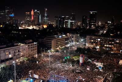 Des dizaines de milliers de personnes à un rassemblement  en hommage à Yitzhak Rabin  Crédit Tomer Neuberg/Flash90