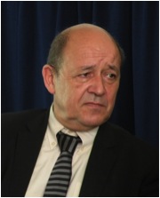 Le ministre de la Défense Jean-Yves Le Drian