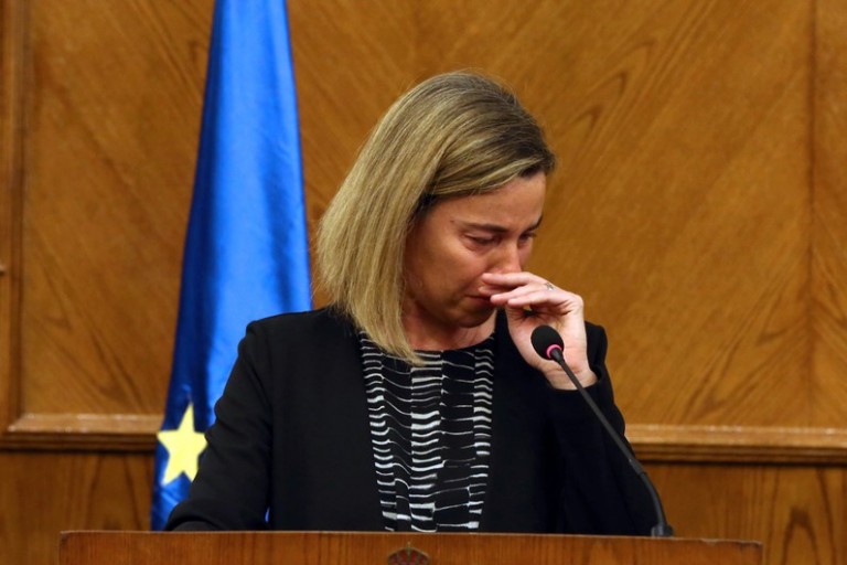 Les larmes de Federica Mogherini trahissent l’impuissance de l’Europe