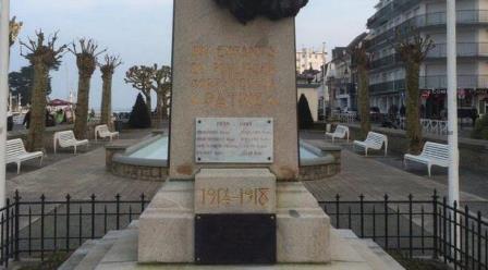 monument le pouliguen profané accueil