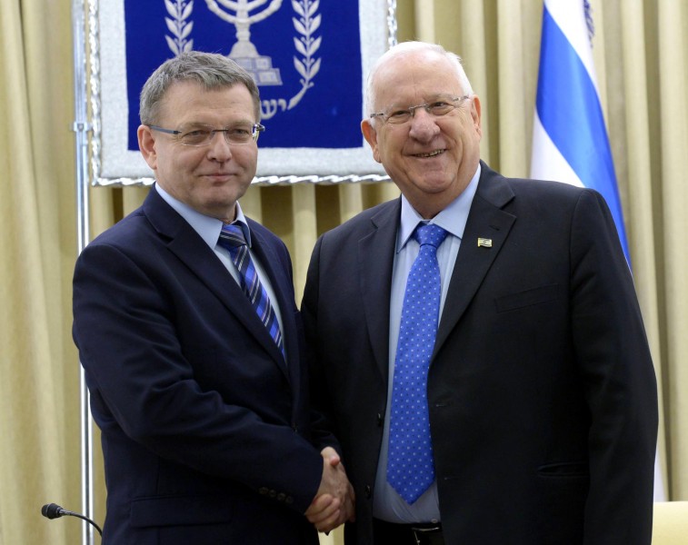 Le président Réouven Rivlin et le ministre tchèque des Affaires étrangères, Lubomír Zaorálek – Crédit photo : Mark Neiman/GPO
