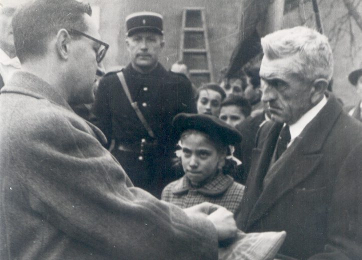 Alexandre Glasberg dit l'abbé Corvin à Léribosc en 1943. DDM