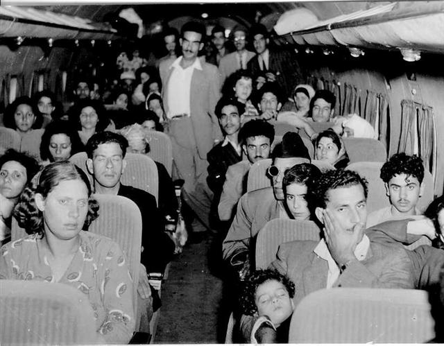Des immigrants irakiens en route vers Israël (archives de l’Organisation sioniste mondiale)