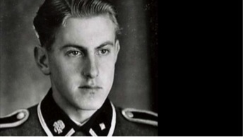 Reinhold Hanning, photographié en uniforme SS, garde à Auschwitz - bbc.co.uk