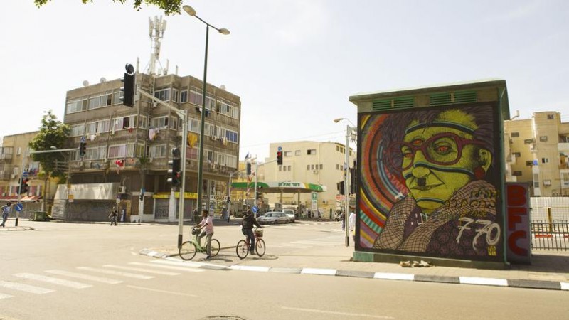La ville attire de nouveaux touristes et endosse le rôle de capitale de l'art urbain du pays. (photo Nellu Cohn)