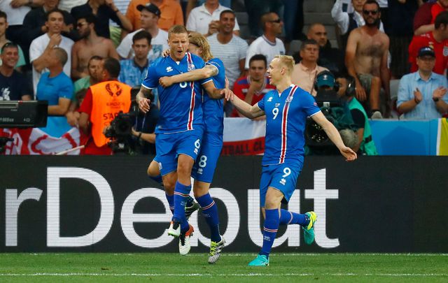 L'Islande a égalisé face à l'Angleterre lors du dernier huitième de finale de l'Euro 2016. REUTERS /Kai Pfaffenbach