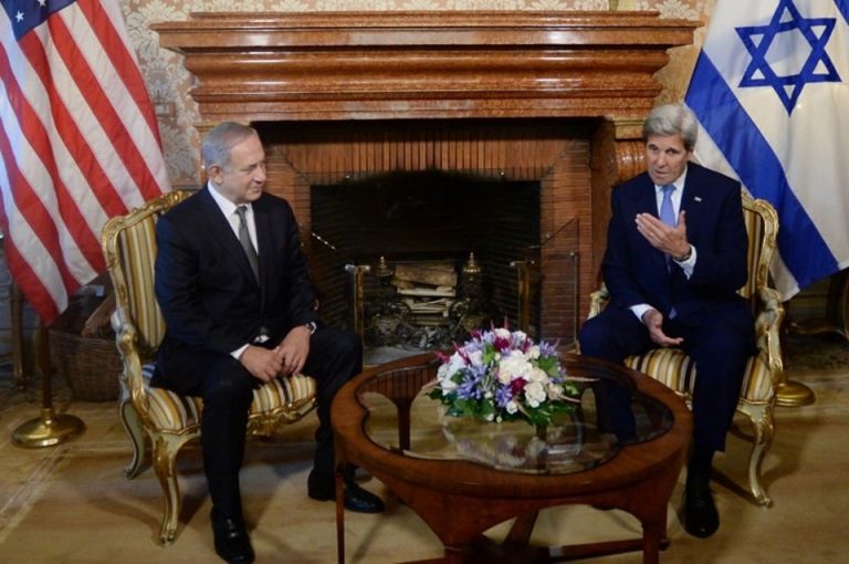 Benjamin Nétanyahou rencontre John Kerry peu avant l’annonce de l’accord israélo-turc