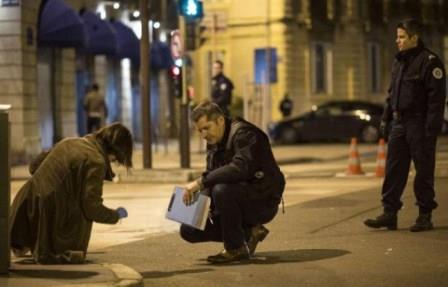 policiers-a-endroit-ou-homme-fonce-passants-21-decembre-2014-a-dijon