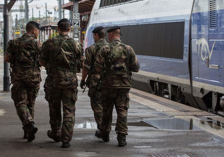militaires_trains_gares