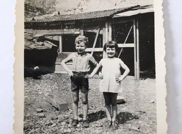 Des lyceens de Magnanville (Yvelines) sont partis sur les traces d'une famille de commercants juifs de Mantes-la-Jolie, decimee pendant la guerre dans le camps d'Auschwitz. Sur la photo, les deux enfants : Annette et Jean.