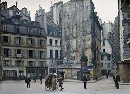 Le carrefour des rues d’Alexandrie, de Sainte-Foy et de Saint-Spire (2
e arr.), en juillet 1914.