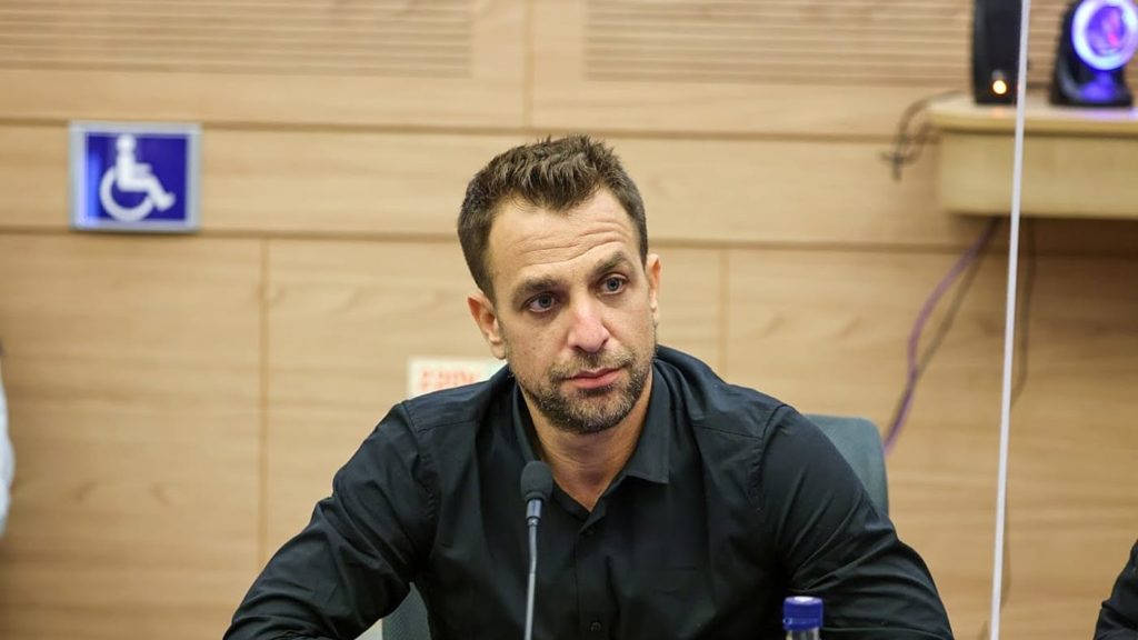 Comité de la sécurité intérieure  La conduite de l'IPS concernant le placement de gardiennes et de femmes soldats dans des centres de détention avec des prisonniers de sécurité. Knesset, Jérusalem, 1er décembre 2021. Noam Moskowitz, porte-parole de la Knesset