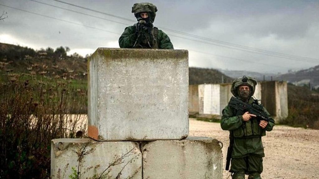 Traquez les terroristes soupçonnés de la fusillade près de l'avant-poste de Chumash, le 18 décembre 2021. Porte-parole de Tsahal Traquez les terroristes soupçonnés de la fusillade près de l'avant-poste de Chumash, le 18 décembre 2021. Porte-parole de Tsahal