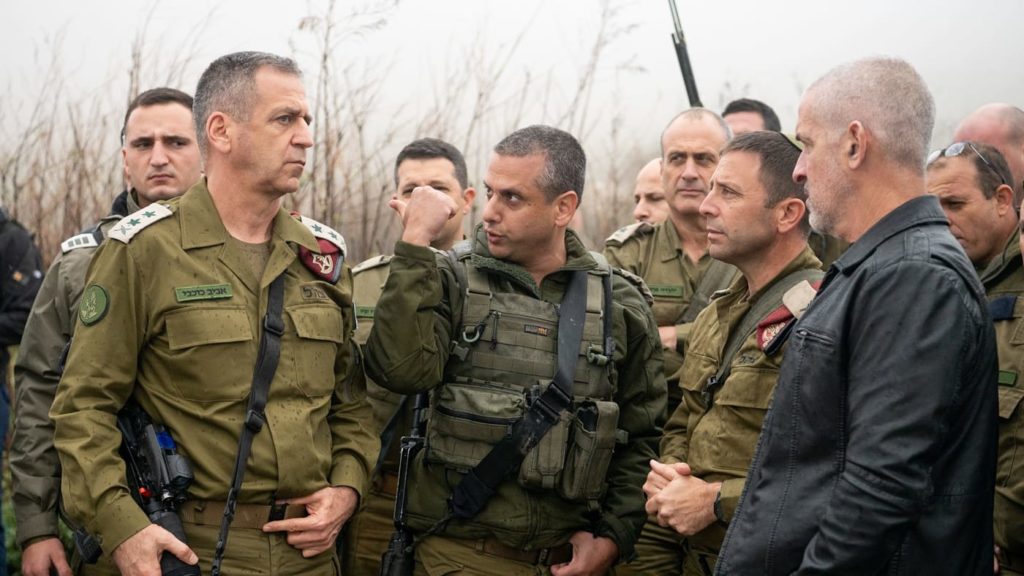 Visite de Ratkhal Aviv Kochavi sur les lieux de l'attentat en Samarie. 17 décembre 2021. Porte-parole de Tsahal Visite de Ratkhal Aviv Kochavi sur les lieux de l'attentat en Samarie. 17 décembre 2021. Porte-parole de Tsahal