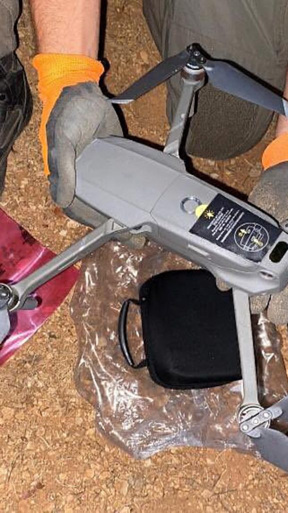 Photos d'un aéroglisseur du Hezbollah capturées par les FDI 7.1.22. Porte-parole de Tsahal Photos d'un aéroglisseur du Hezbollah capturées par les FDI 7.1.22. Porte-parole de Tsahal