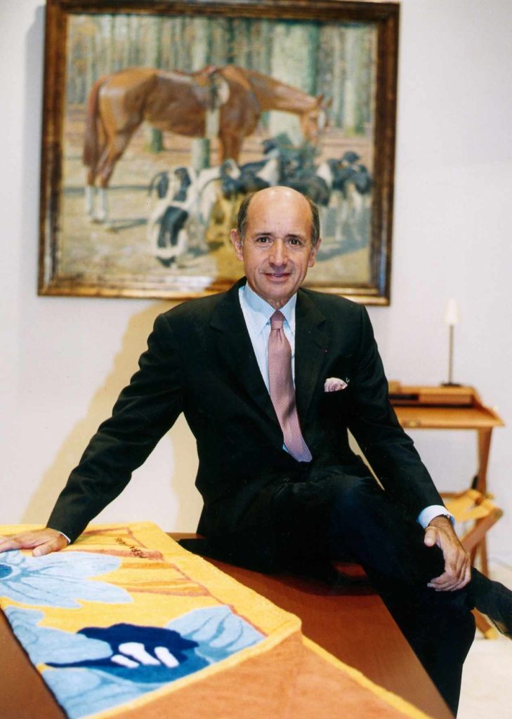 Jean-Louis Dumas, qui fut président d’Hermès de 1978 à 2006, ici en 2000, dans son bureau, à Paris. 